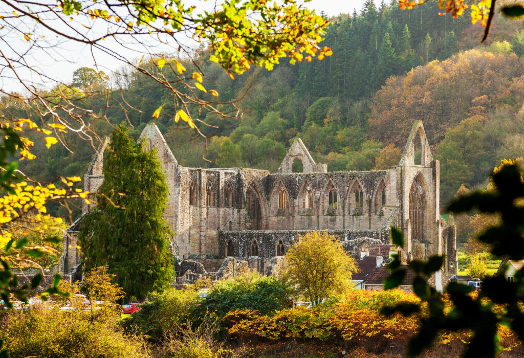 This image has an empty alt attribute; its file name is tintern_abbey_2_Billy_Stock_shutterstock-1024x700.jpg